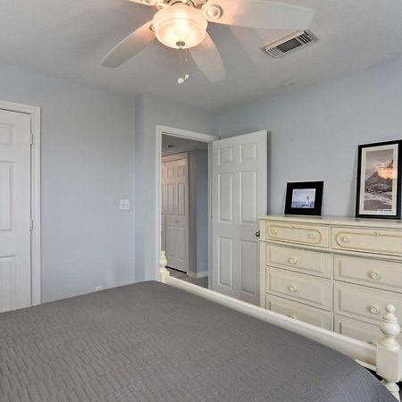 Oceanfront Galveston Home - Walk To Beach! Exteriör bild