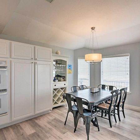Oceanfront Galveston Home - Walk To Beach! Exteriör bild