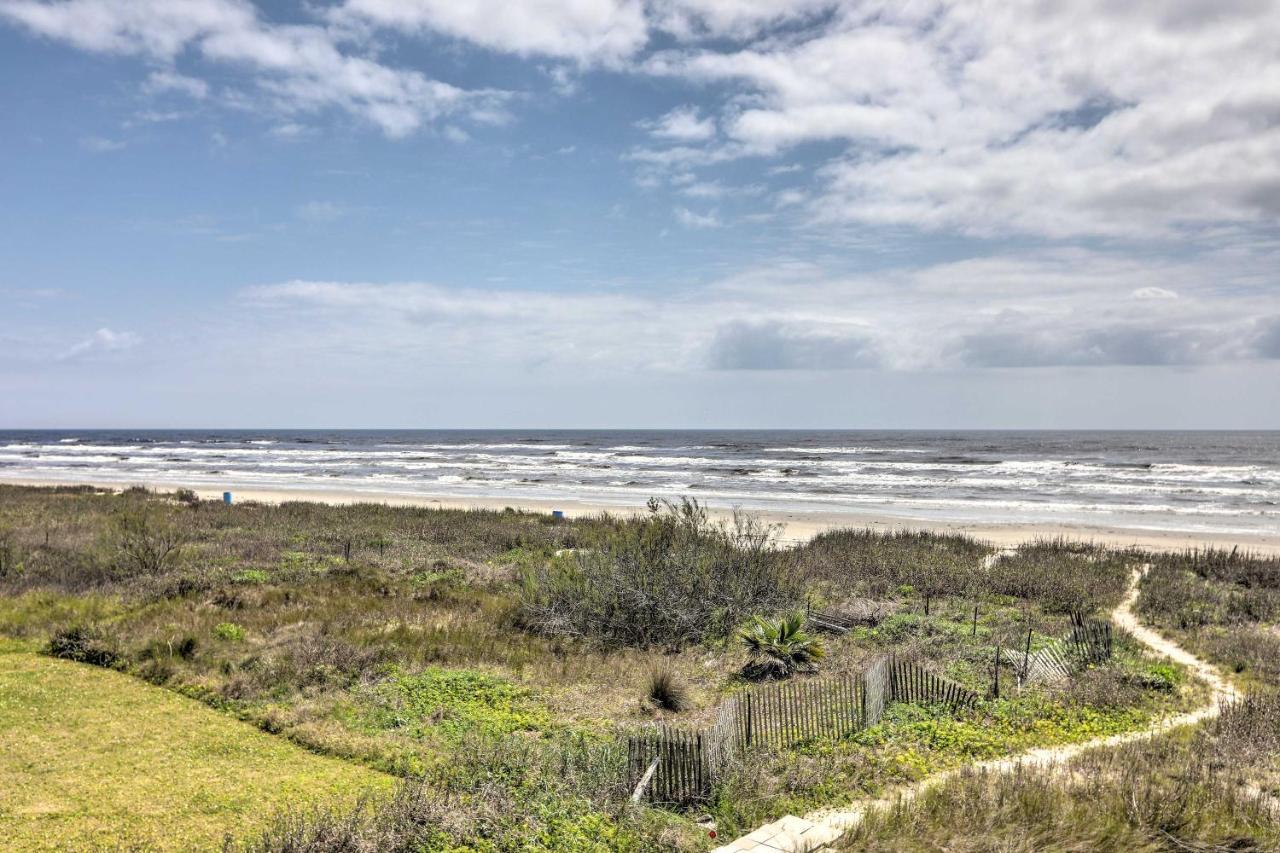 Oceanfront Galveston Home - Walk To Beach! Exteriör bild