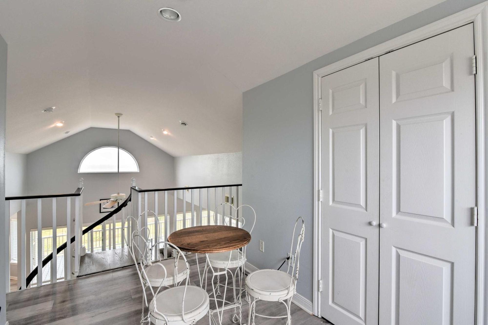 Oceanfront Galveston Home - Walk To Beach! Exteriör bild