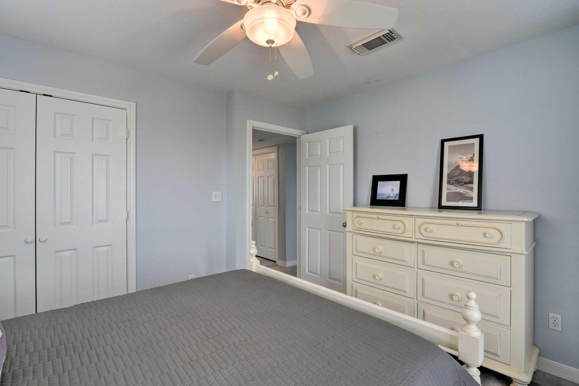 Oceanfront Galveston Home - Walk To Beach! Exteriör bild