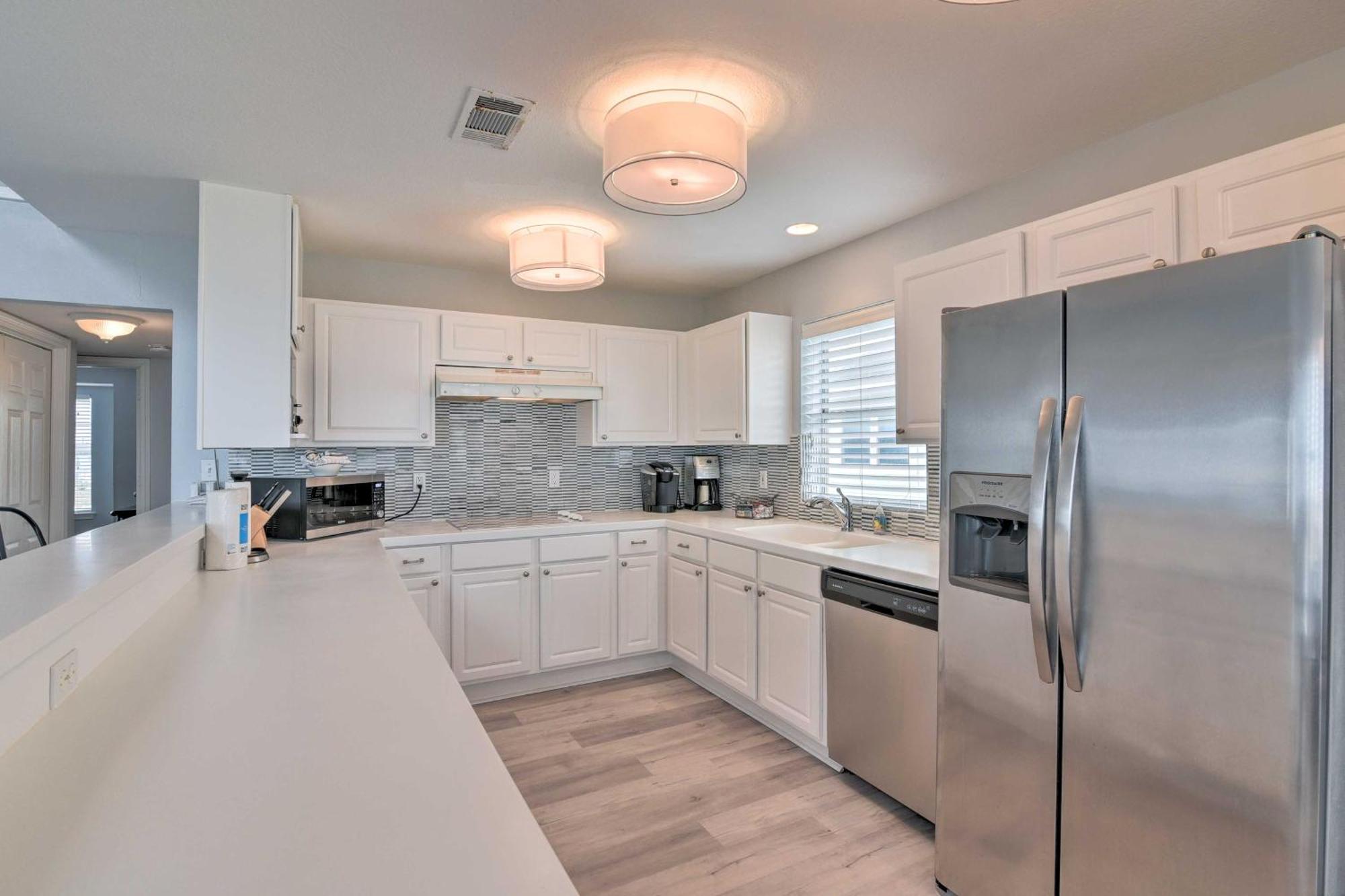 Oceanfront Galveston Home - Walk To Beach! Exteriör bild