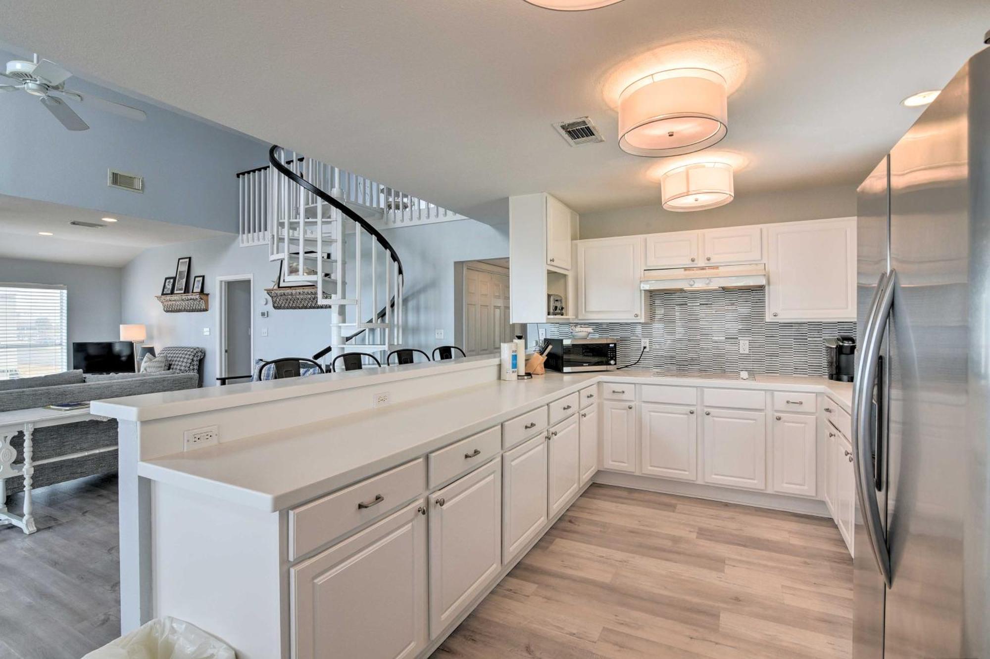 Oceanfront Galveston Home - Walk To Beach! Exteriör bild