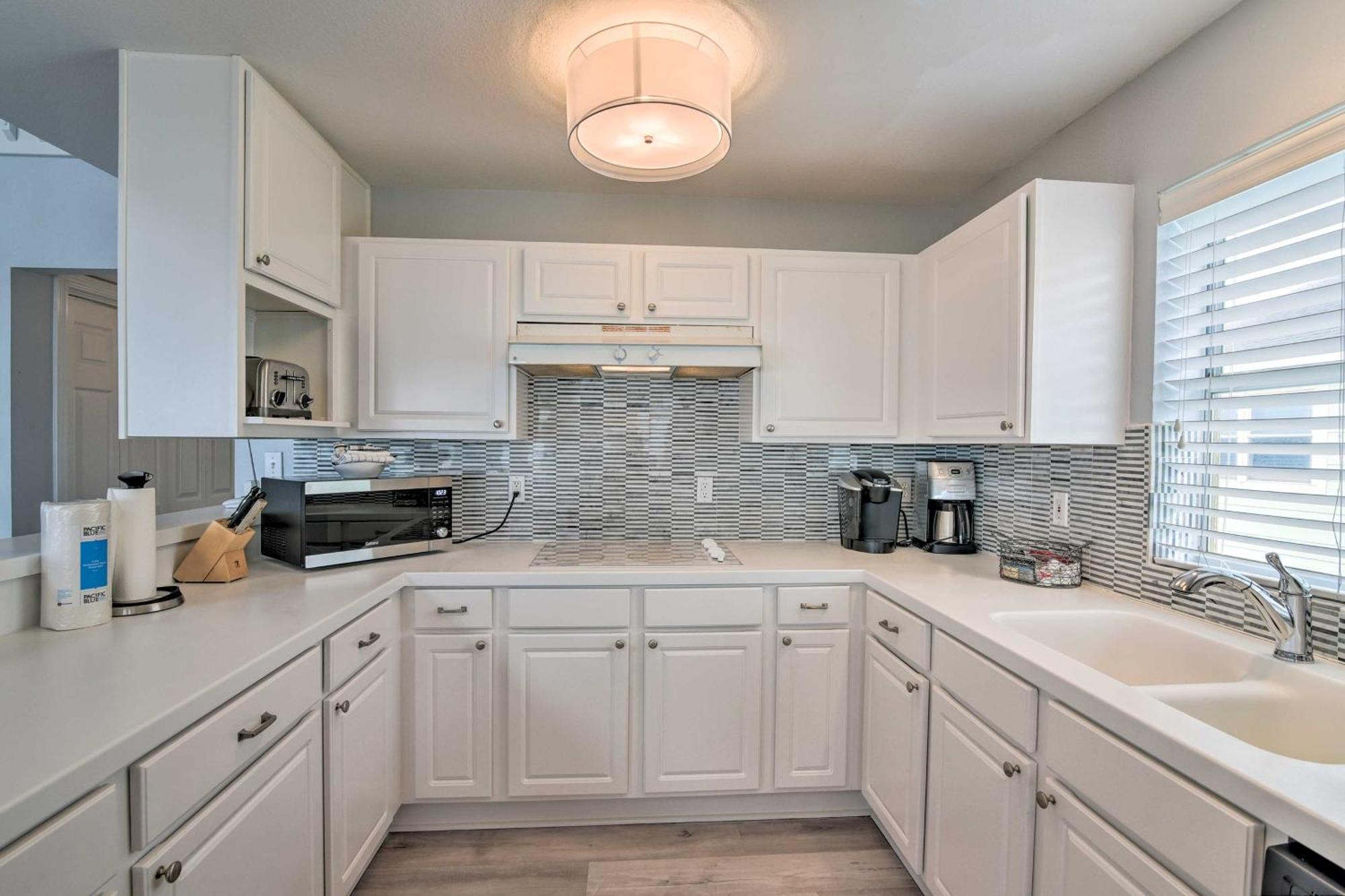 Oceanfront Galveston Home - Walk To Beach! Exteriör bild
