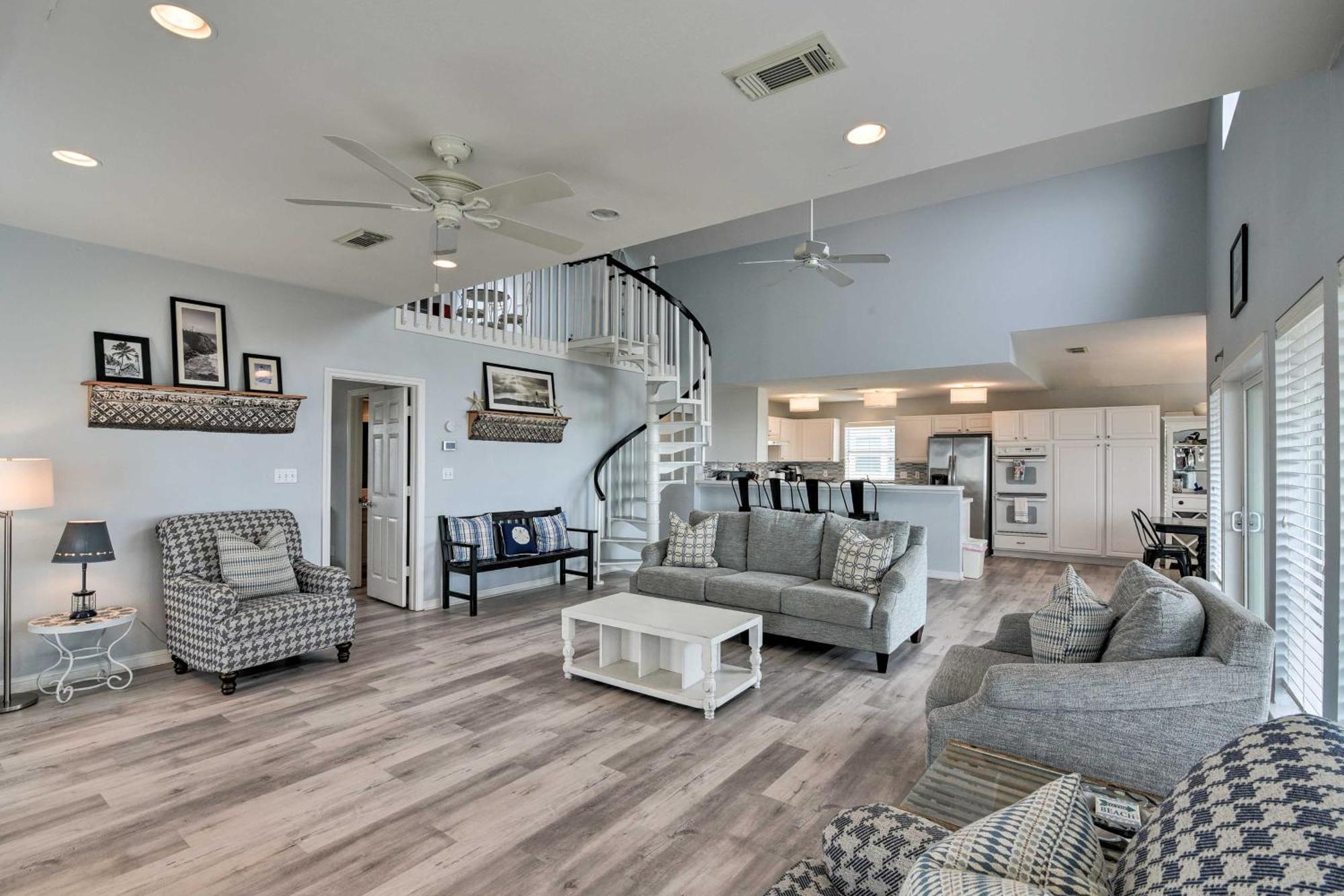 Oceanfront Galveston Home - Walk To Beach! Exteriör bild