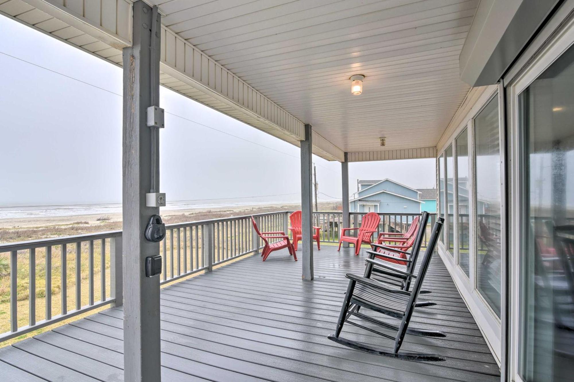 Oceanfront Galveston Home - Walk To Beach! Exteriör bild