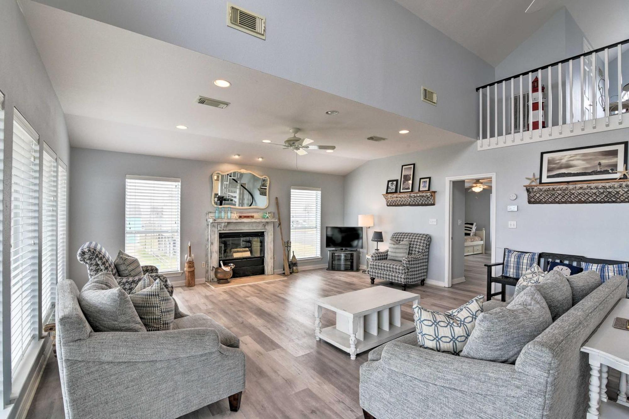 Oceanfront Galveston Home - Walk To Beach! Exteriör bild
